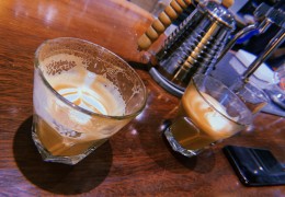 flatwhite翻译中文(flat chests matter翻译)
