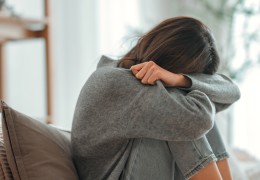 女孩看不到希望的图片(女生看不到未来的希望 还能挽回吗)